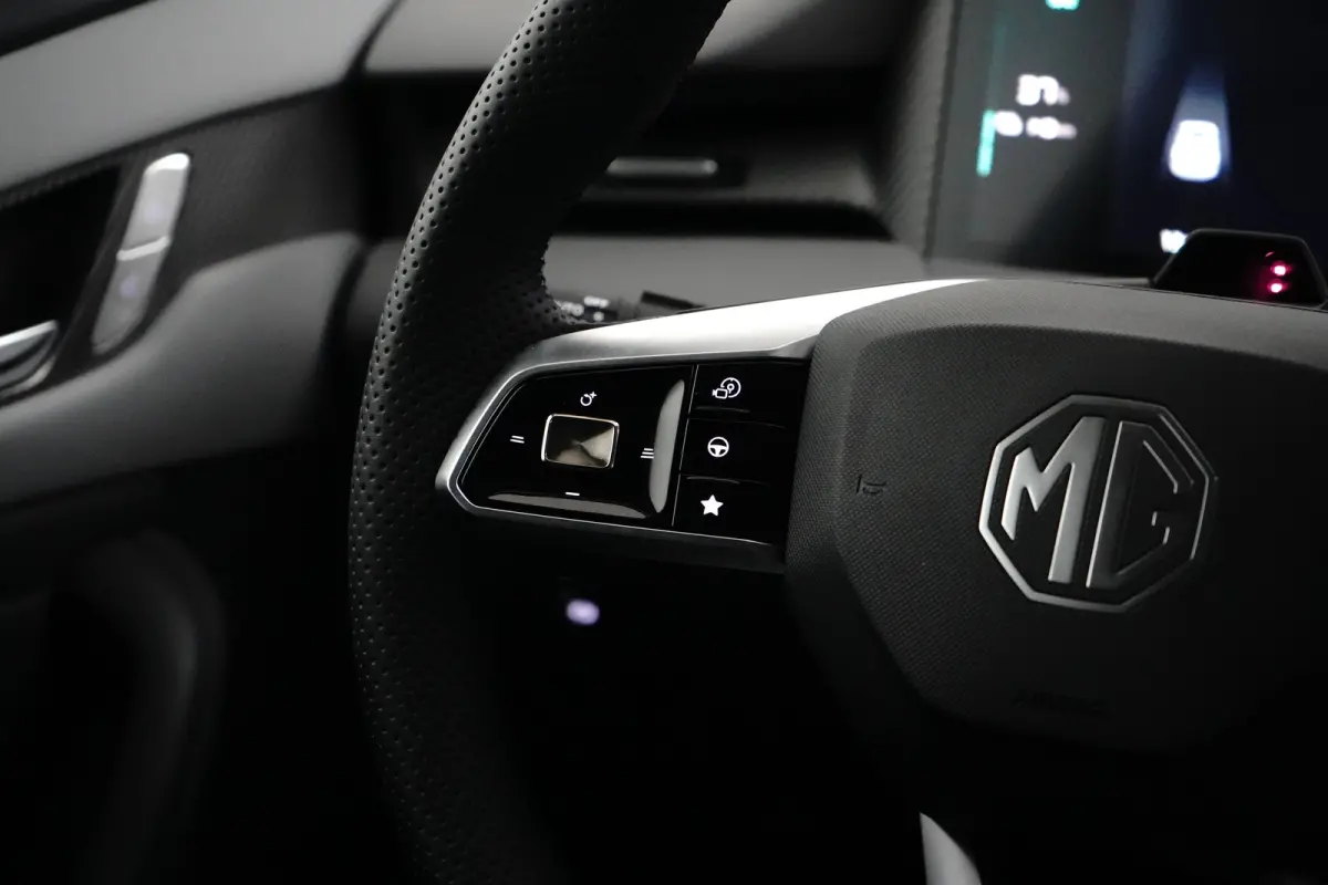 S5 EV 64 kWh Luxury | 360* Camera | 100% SOH | Adaptieve Cruise Control | Elektrische Achterklep | Warmtepomp | Stoel & Stuurverwarming |