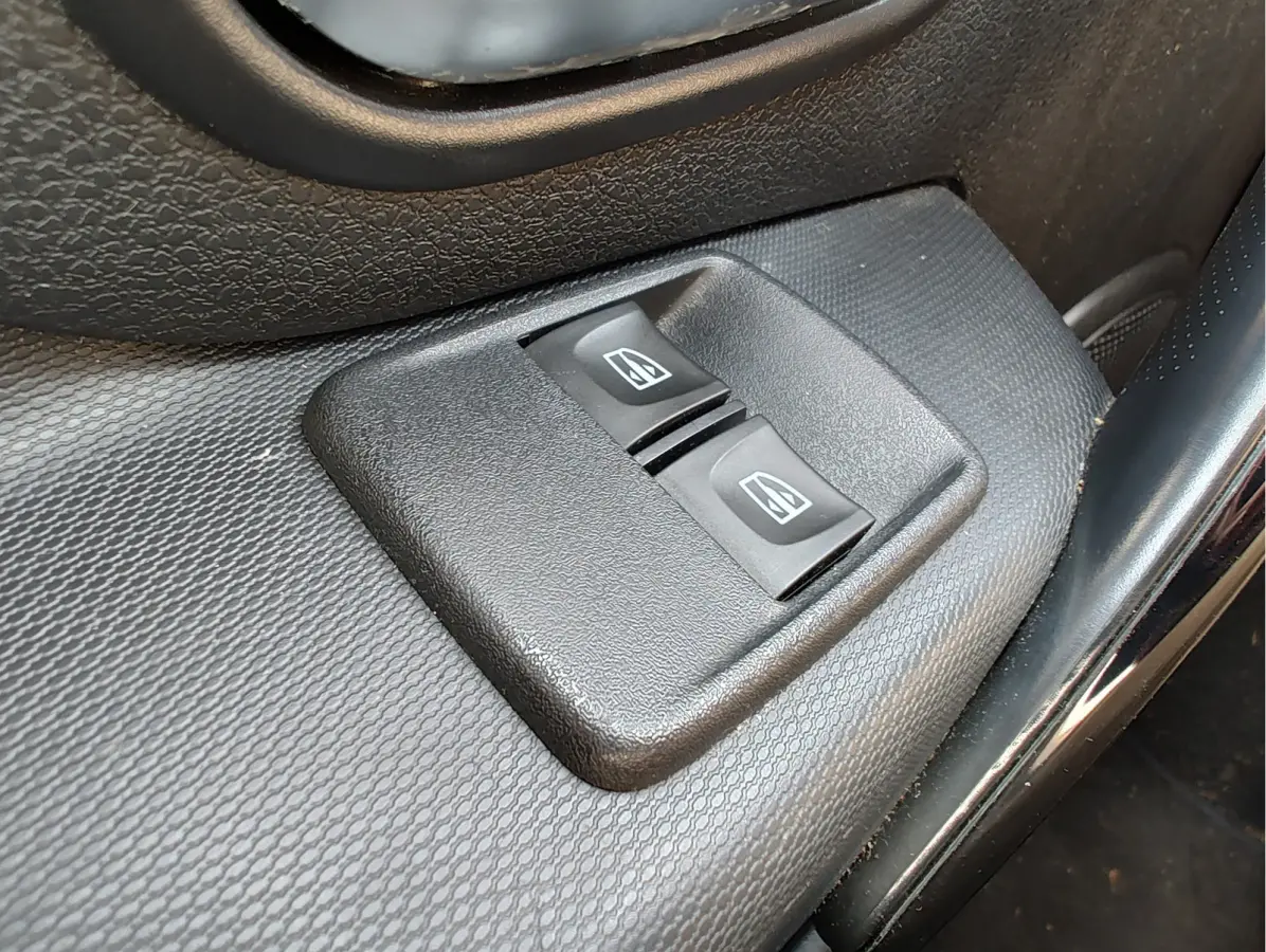 1.0 TCe BI-FUEL SERIE LIMITEE 15h ANNIVERSAIRE Navi | Camera | Trekhaak
