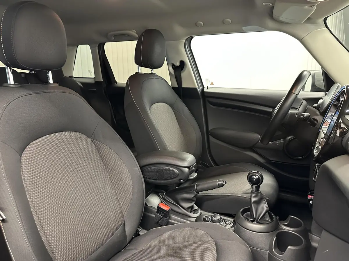 1.5 One Essential|Carplay|Camera|Cruise|Navi|
