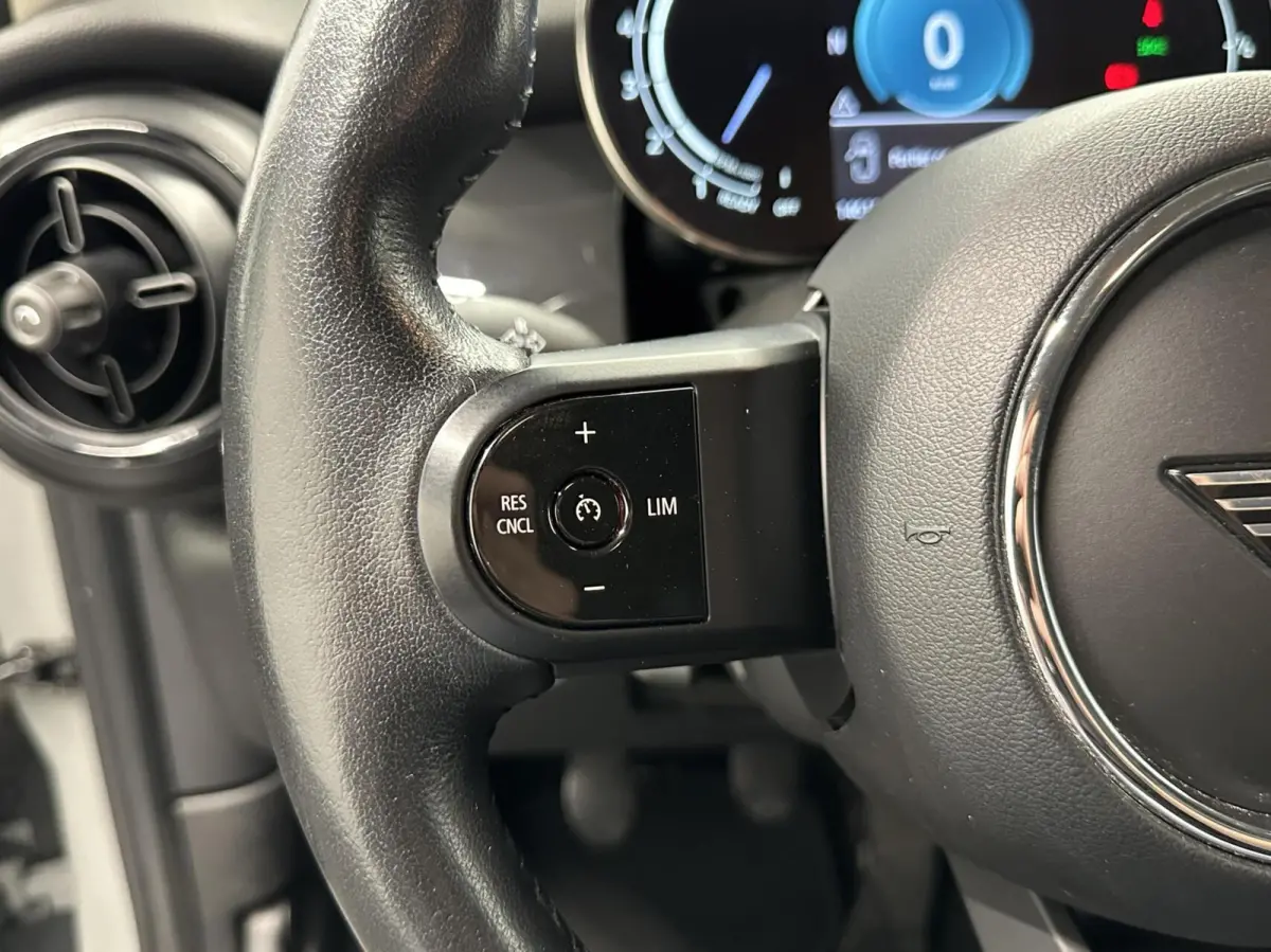 1.5 One Essential|Carplay|Camera|Cruise|Navi|