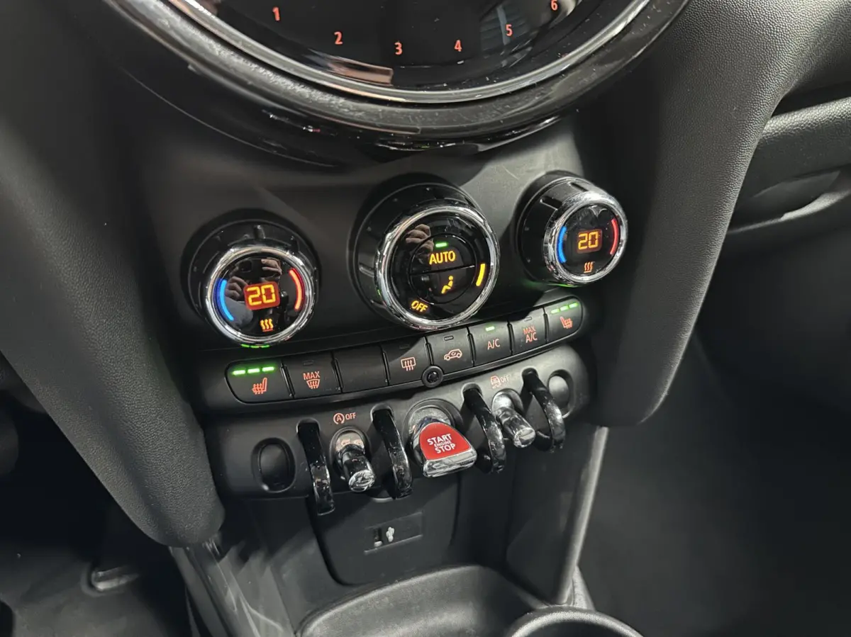1.5 One Essential|Carplay|Camera|Cruise|Navi|