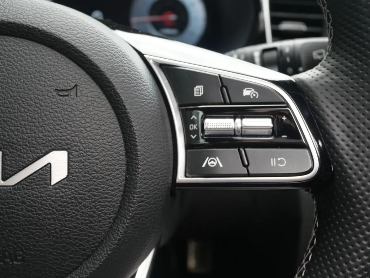 1.0 T-GDi GT-Line | LED | Carplay | Schuif-/Kanteldak | Clima | Camera | Navi | Camera