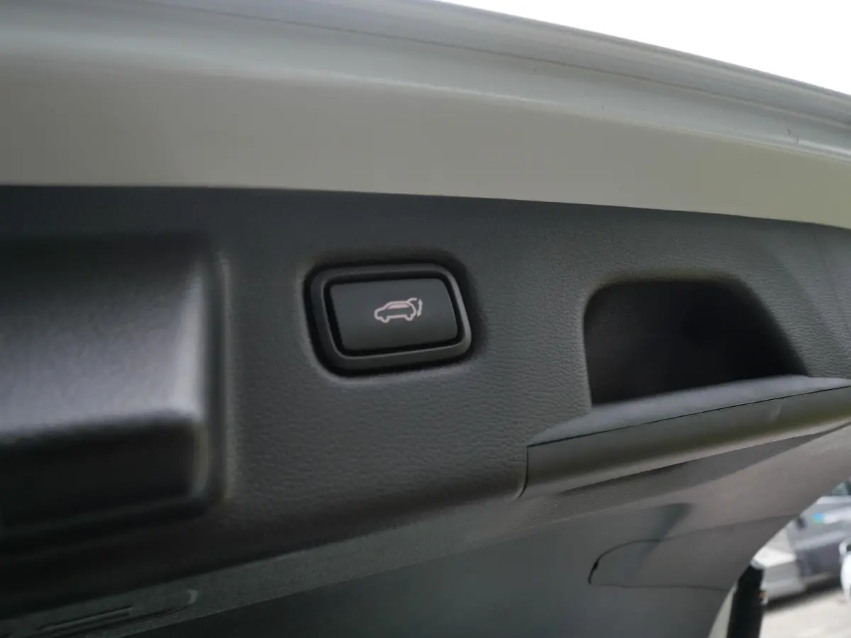 1.0 T-GDi GT-Line | LED | Carplay | Schuif-/Kanteldak | Clima | Camera | Navi | Camera