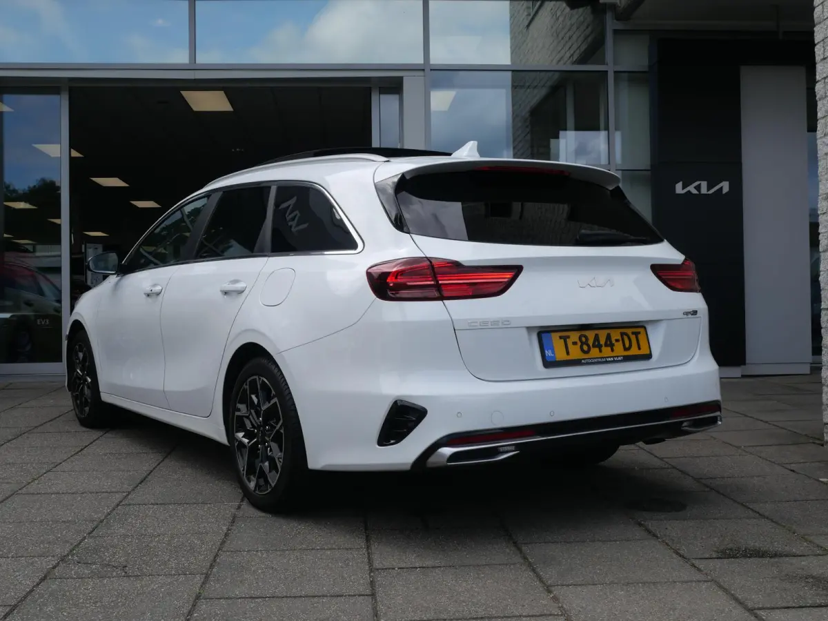 1.0 T-GDi GT-Line | LED | Carplay | Schuif-/Kanteldak | Clima | Camera | Navi | Camera