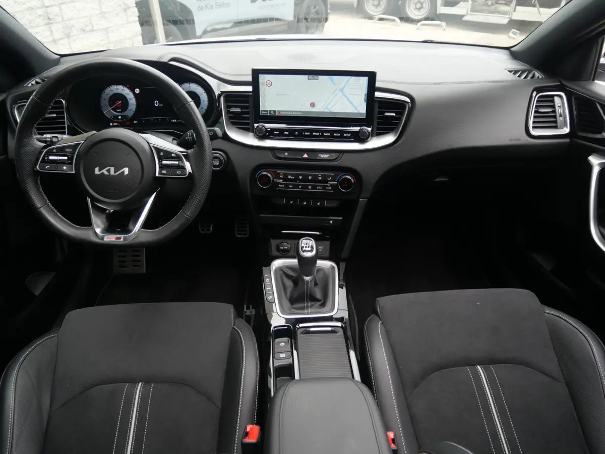1.0 T-GDi GT-Line | LED | Carplay | Schuif-/Kanteldak | Clima | Camera | Navi | Camera