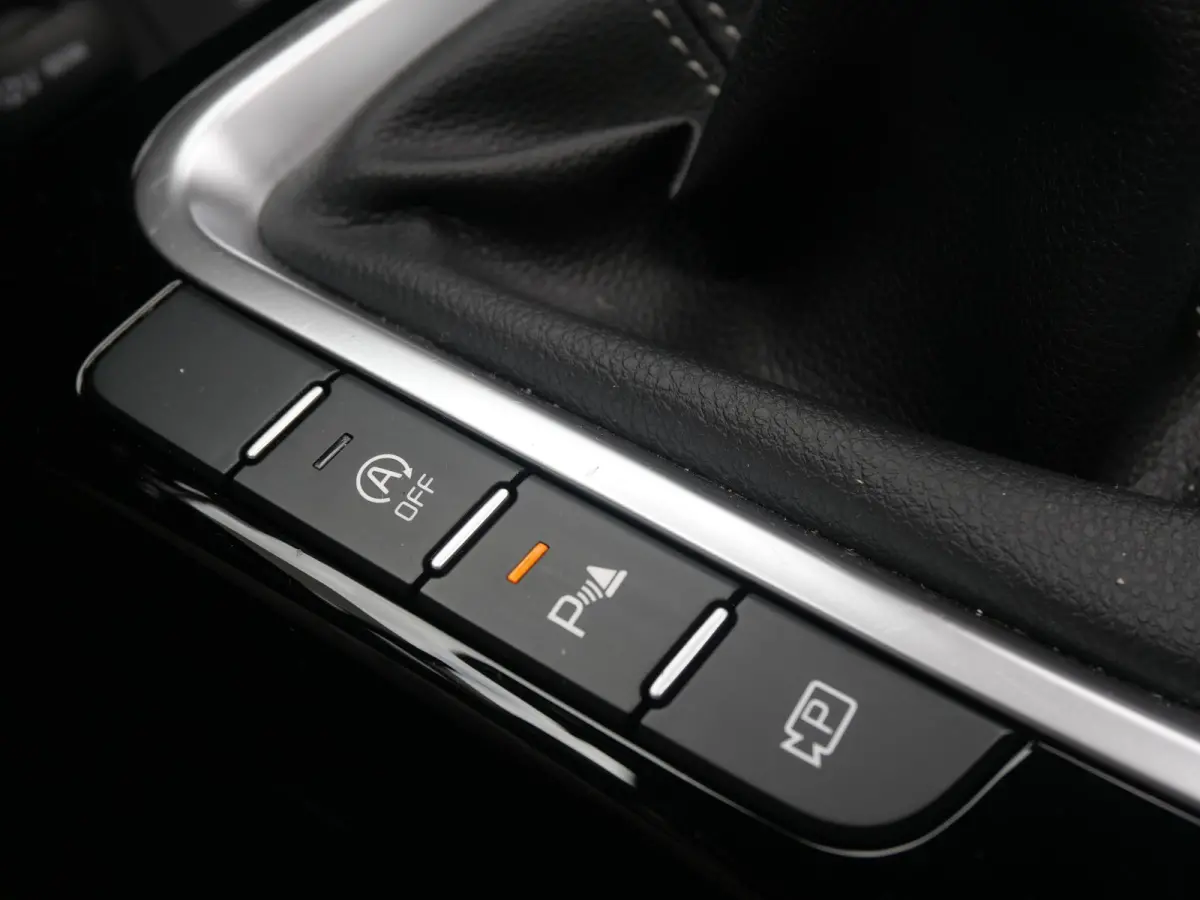 1.0 T-GDi GT-Line | LED | Carplay | Schuif-/Kanteldak | Clima | Camera | Navi | Camera