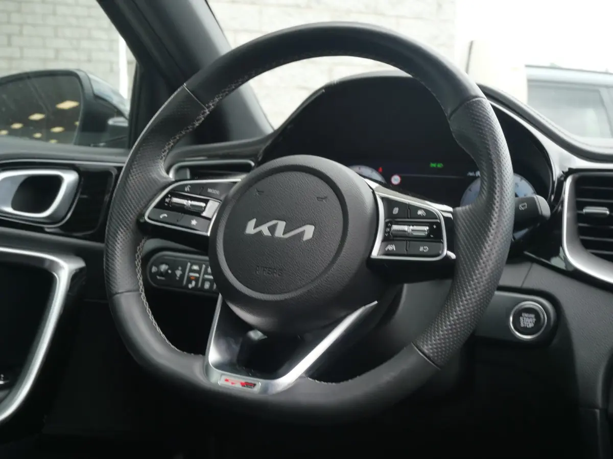 1.0 T-GDi GT-Line | LED | Carplay | Schuif-/Kanteldak | Clima | Camera | Navi | Camera