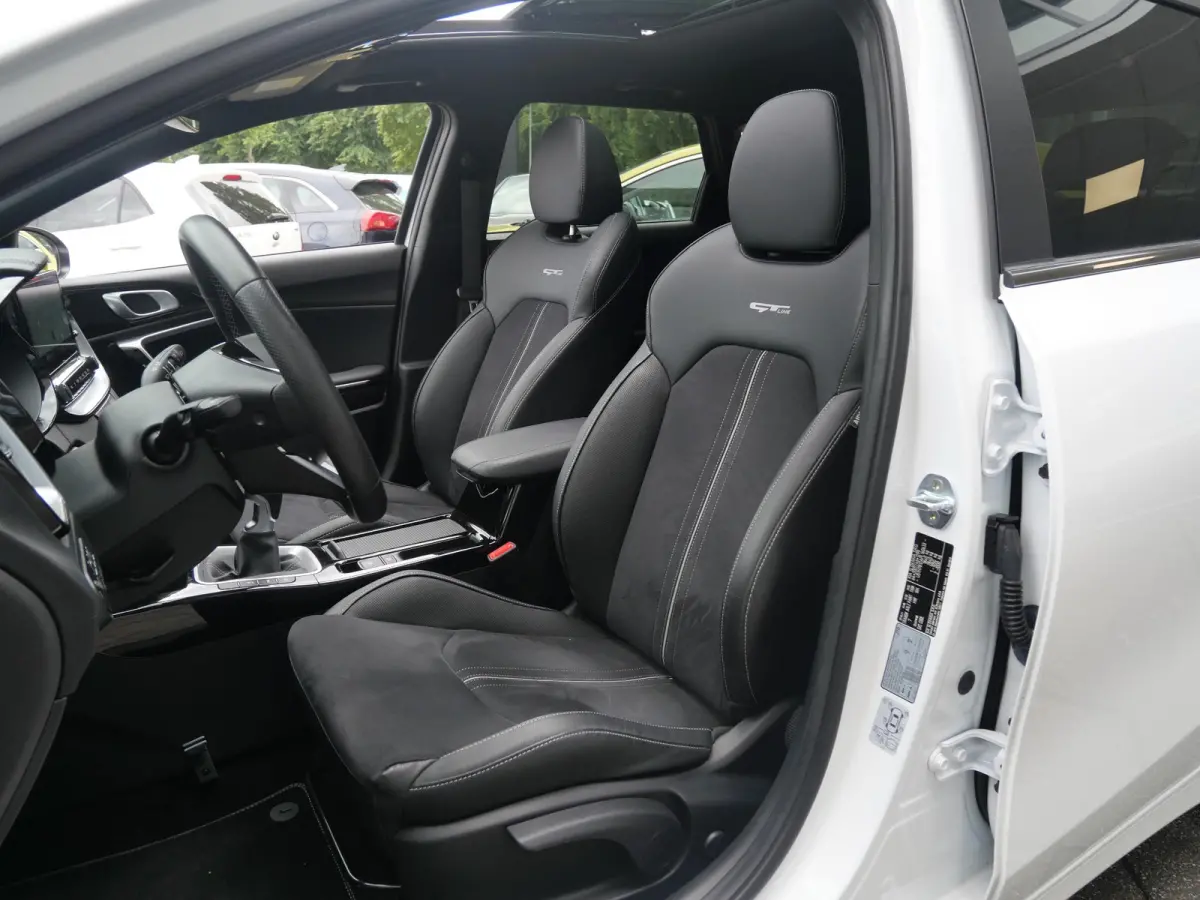 1.0 T-GDi GT-Line | LED | Carplay | Schuif-/Kanteldak | Clima | Camera | Navi | Camera