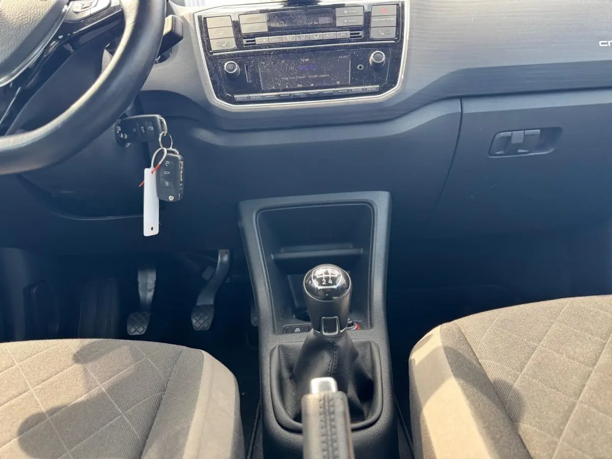 Up! 1.0 TSI BMT cross up! | Parkeercamera | Stoel + Stuurverwarming | Climate control | Bluetooth | Lm-velgen