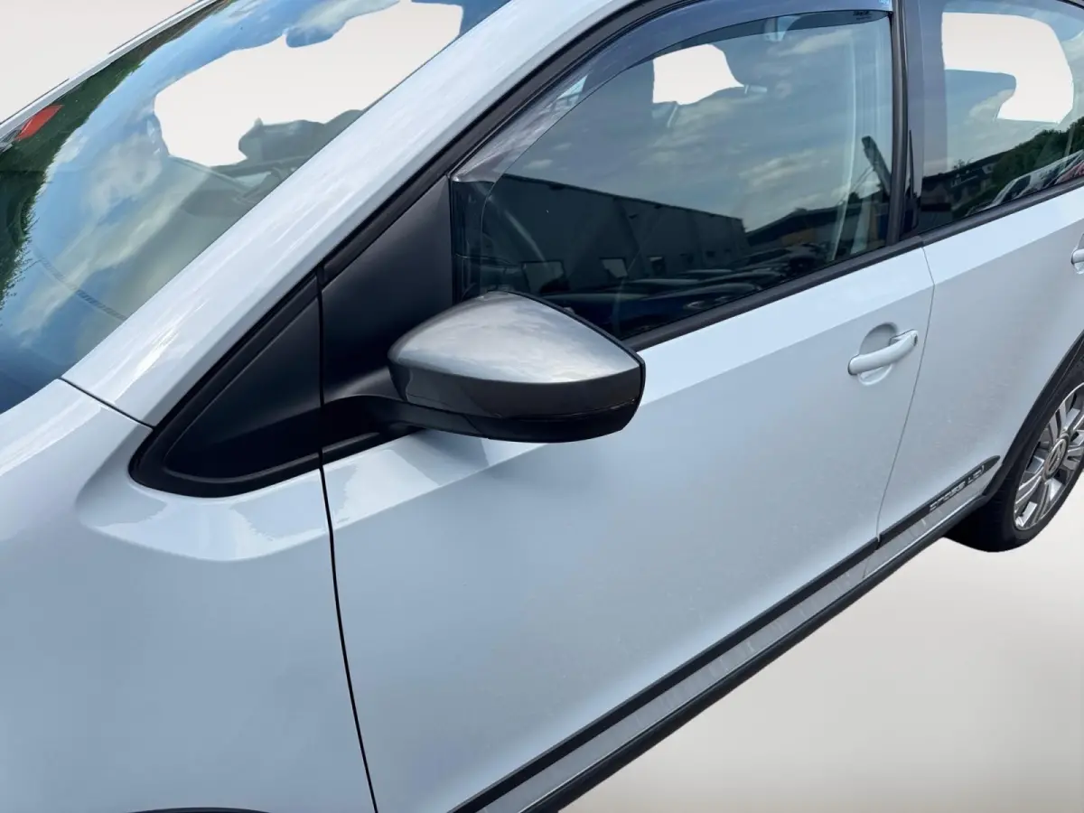 Up! 1.0 TSI BMT cross up! | Parkeercamera | Stoel + Stuurverwarming | Climate control | Bluetooth | Lm-velgen