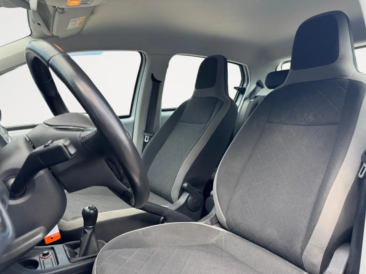 Up! 1.0 TSI BMT cross up! | Parkeercamera | Stoel + Stuurverwarming | Climate control | Bluetooth | Lm-velgen