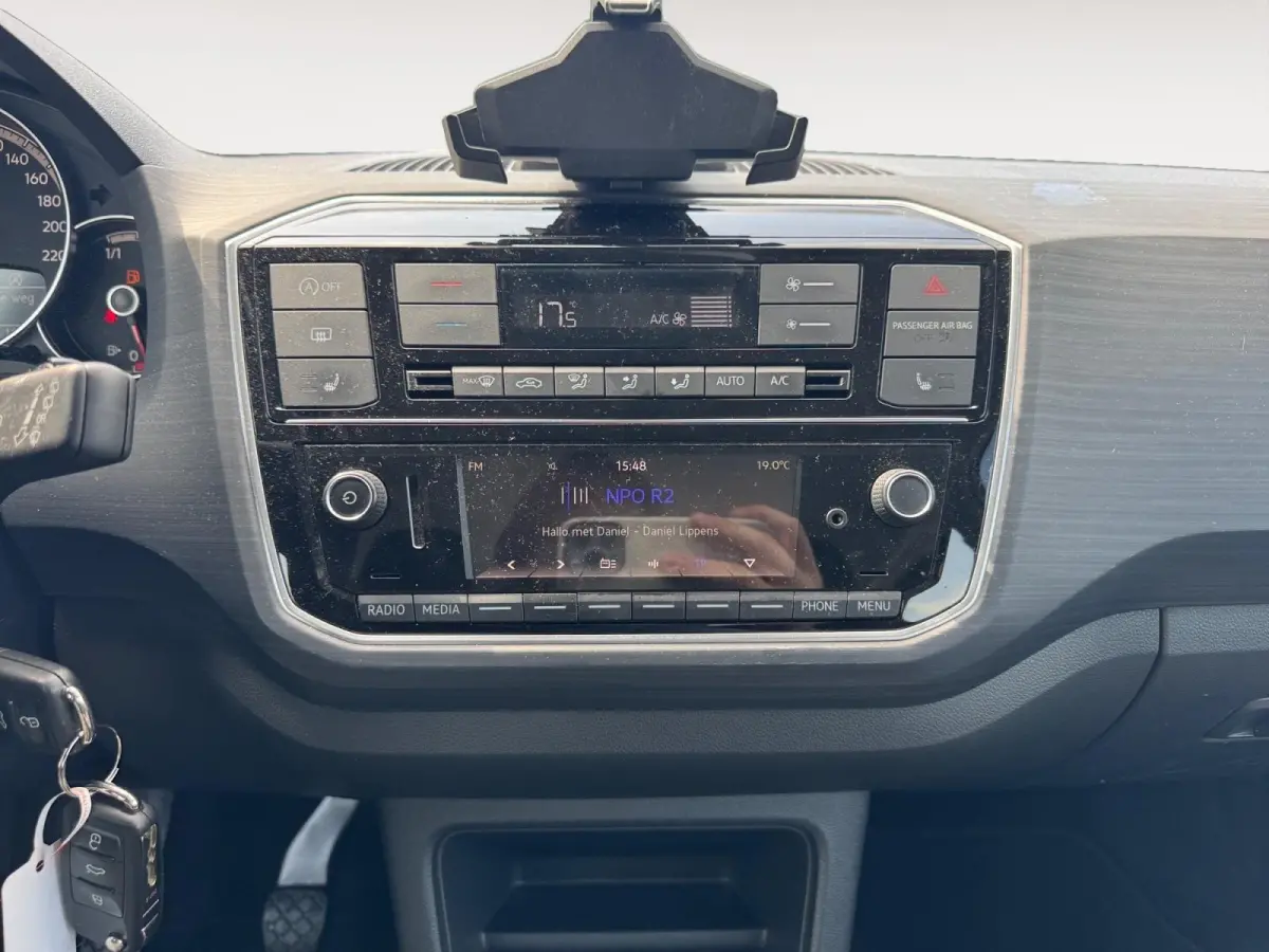 Up! 1.0 TSI BMT cross up! | Parkeercamera | Stoel + Stuurverwarming | Climate control | Bluetooth | Lm-velgen