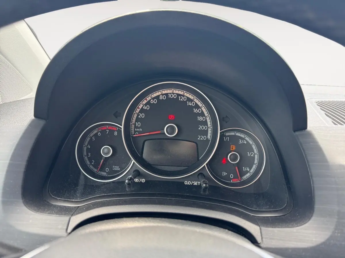 Up! 1.0 TSI BMT cross up! | Parkeercamera | Stoel + Stuurverwarming | Climate control | Bluetooth | Lm-velgen