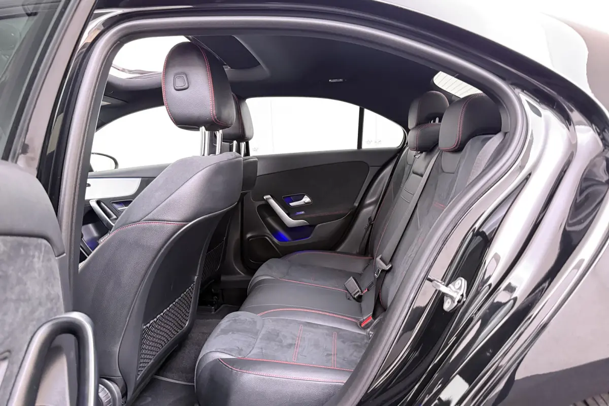 180 AMG Night-Pack Pano-Dak 18'LMV Carplay Sfeerverlichting