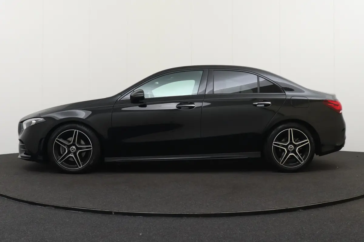 180 AMG Night-Pack Pano-Dak 18'LMV Carplay Sfeerverlichting