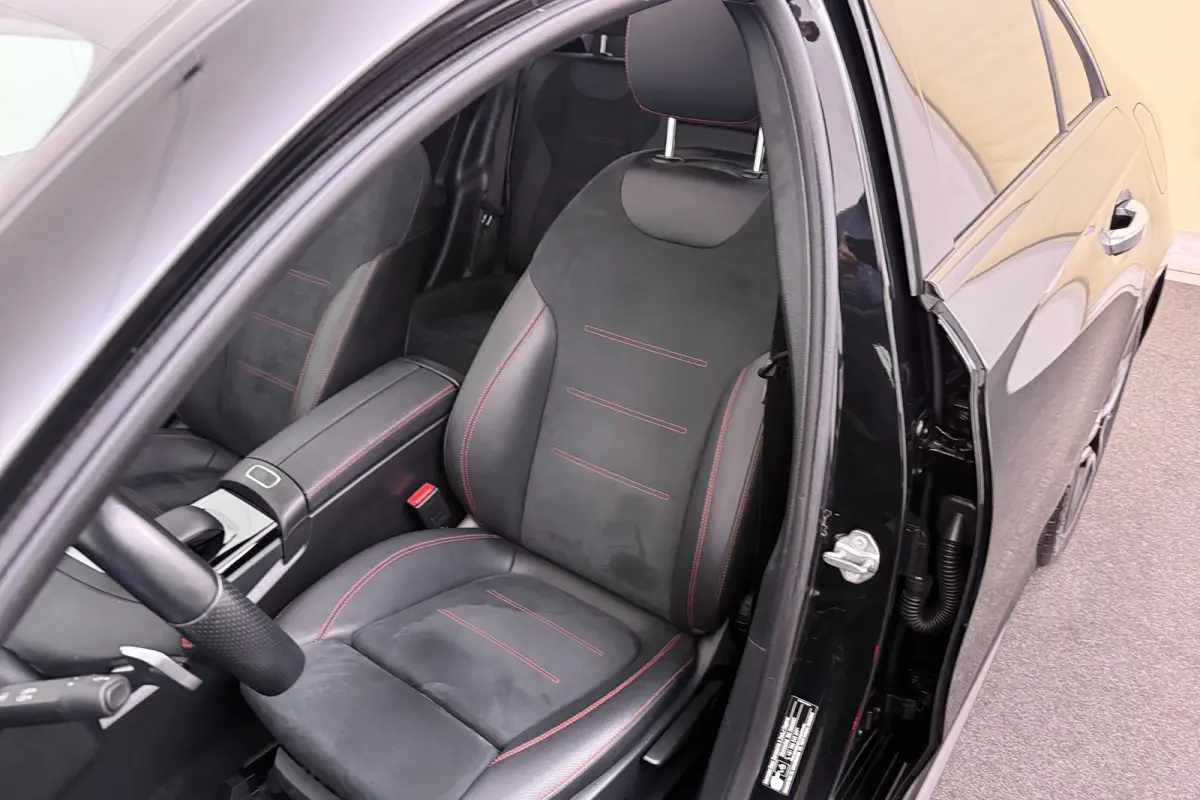 180 AMG Night-Pack Pano-Dak 18'LMV Carplay Sfeerverlichting