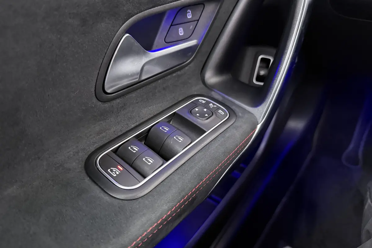 180 AMG Night-Pack Pano-Dak 18'LMV Carplay Sfeerverlichting