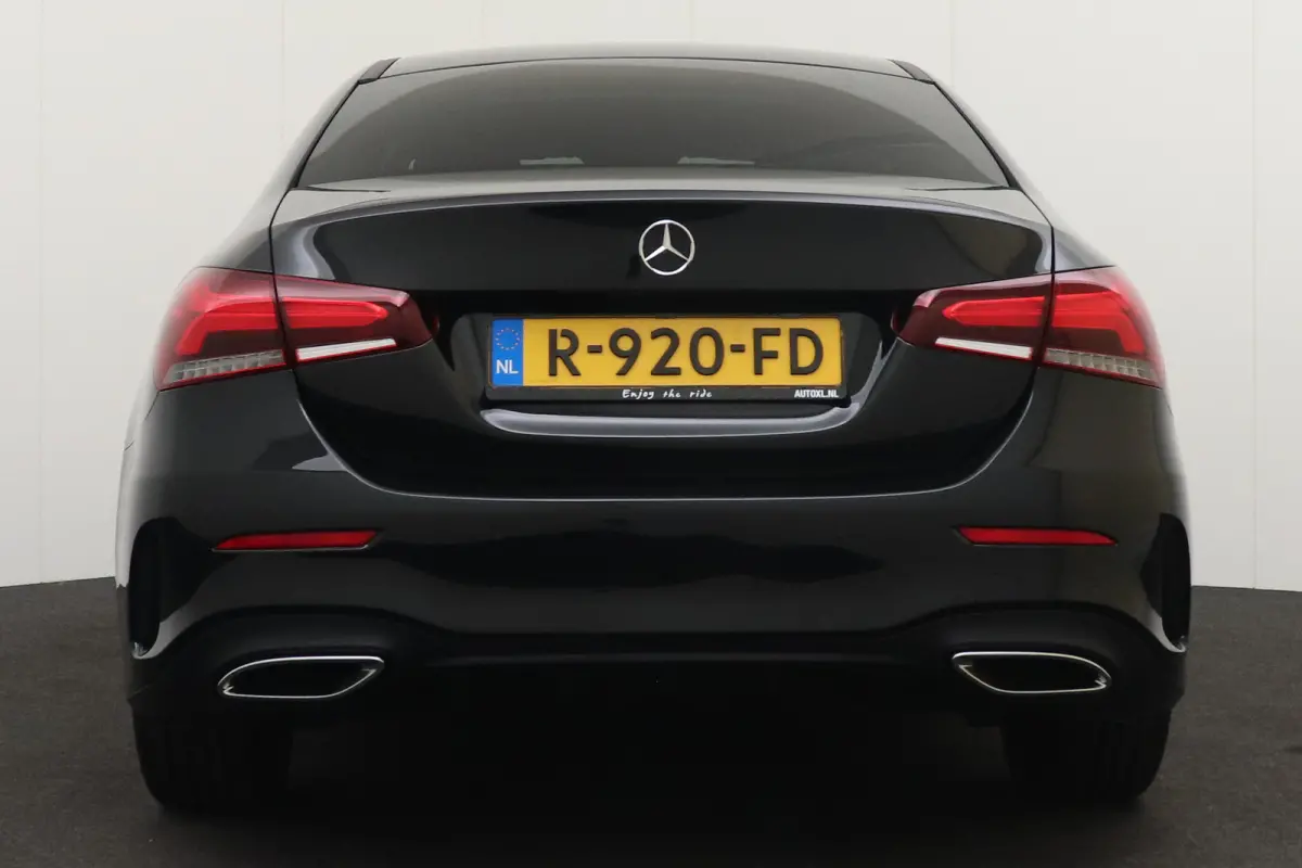180 AMG Night-Pack Pano-Dak 18'LMV Carplay Sfeerverlichting