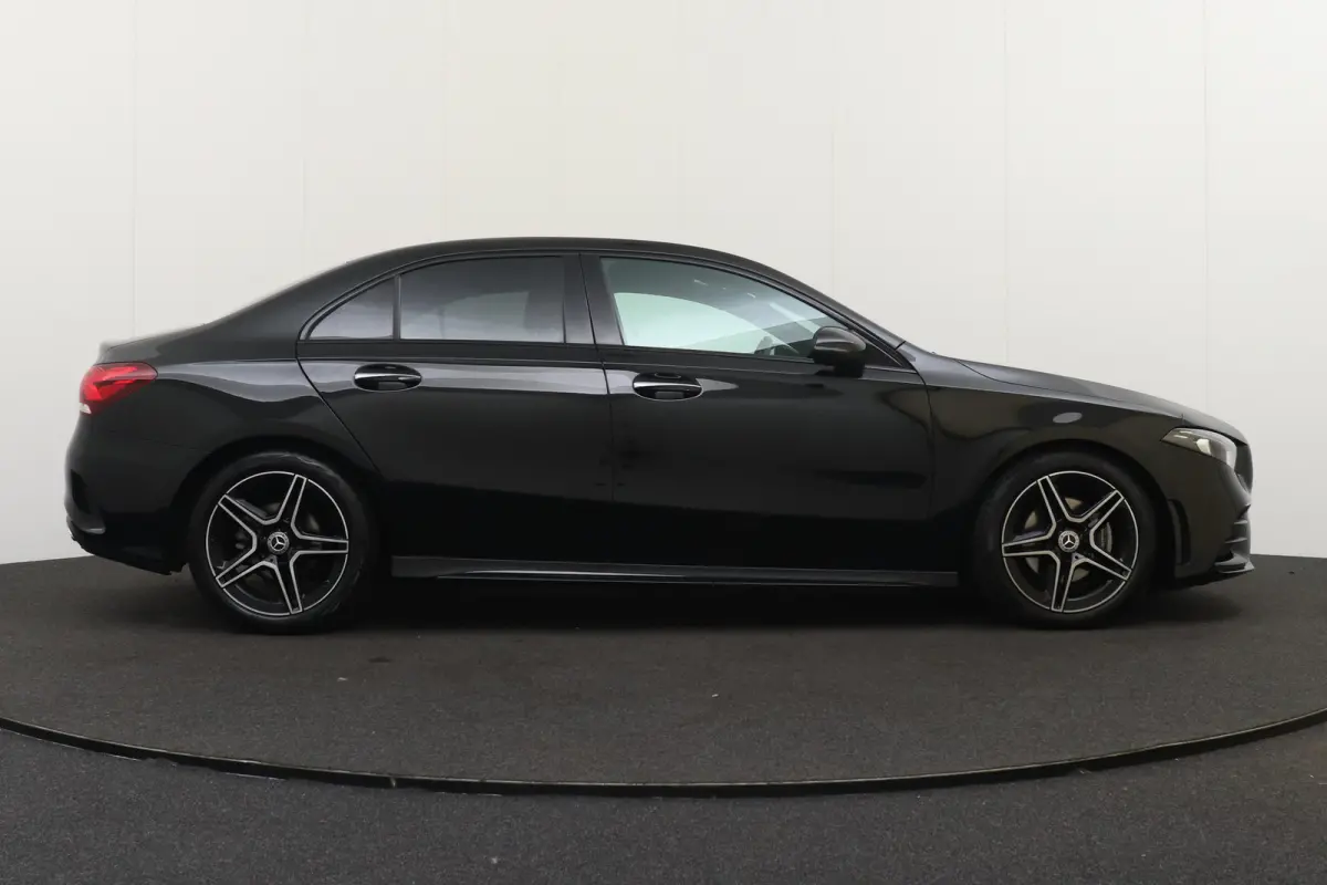 180 AMG Night-Pack Pano-Dak 18'LMV Carplay Sfeerverlichting
