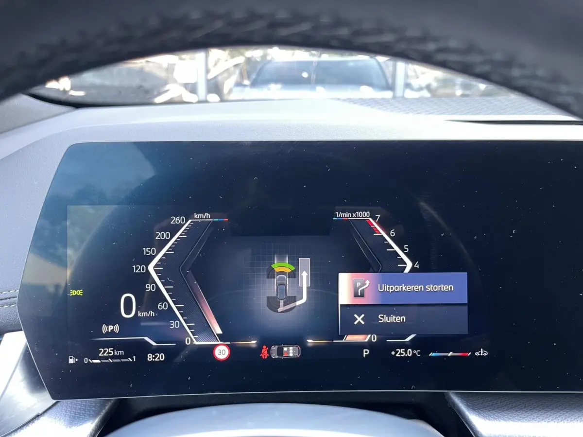 218i M-Pakket CAMERA|LEER|DODEHOEK|STOELVERWARMING|KEYLESS|LED KOPLAMPEN|CARPLAY|ELEKTRISCHE KOFFERKLEP