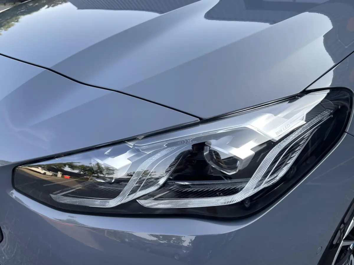 218i M-Pakket CAMERA|LEER|DODEHOEK|STOELVERWARMING|KEYLESS|LED KOPLAMPEN|CARPLAY|ELEKTRISCHE KOFFERKLEP