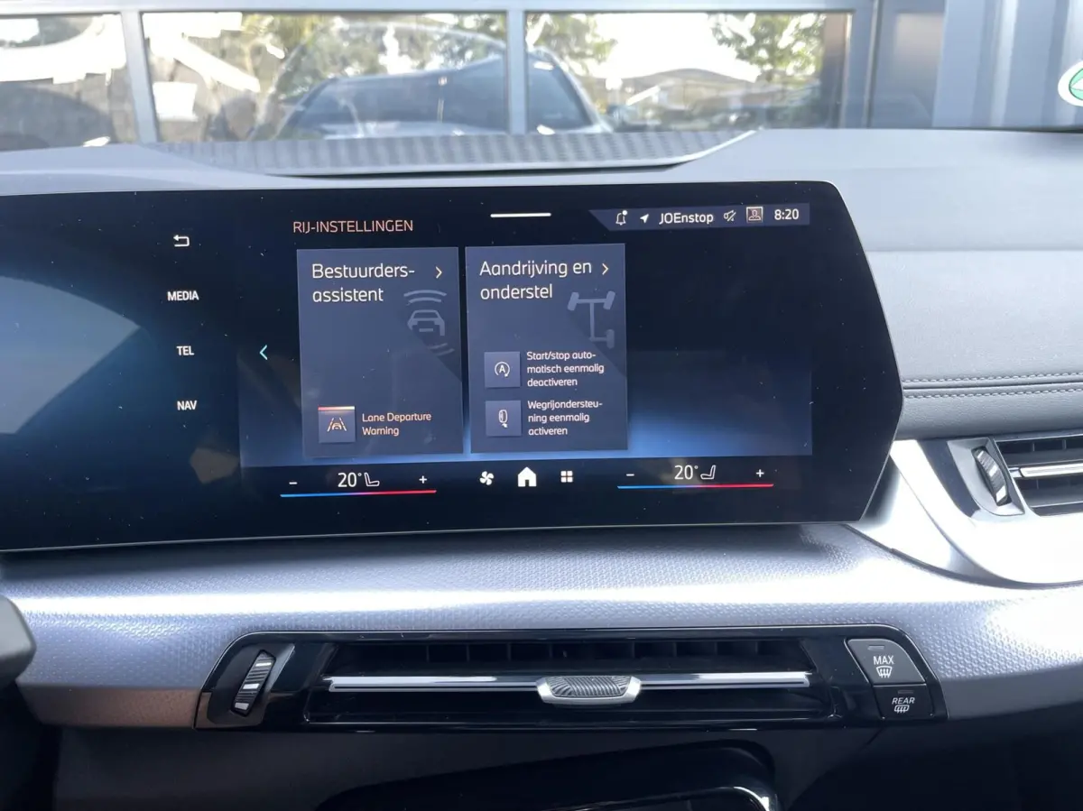 218i M-Pakket CAMERA|LEER|DODEHOEK|STOELVERWARMING|KEYLESS|LED KOPLAMPEN|CARPLAY|ELEKTRISCHE KOFFERKLEP