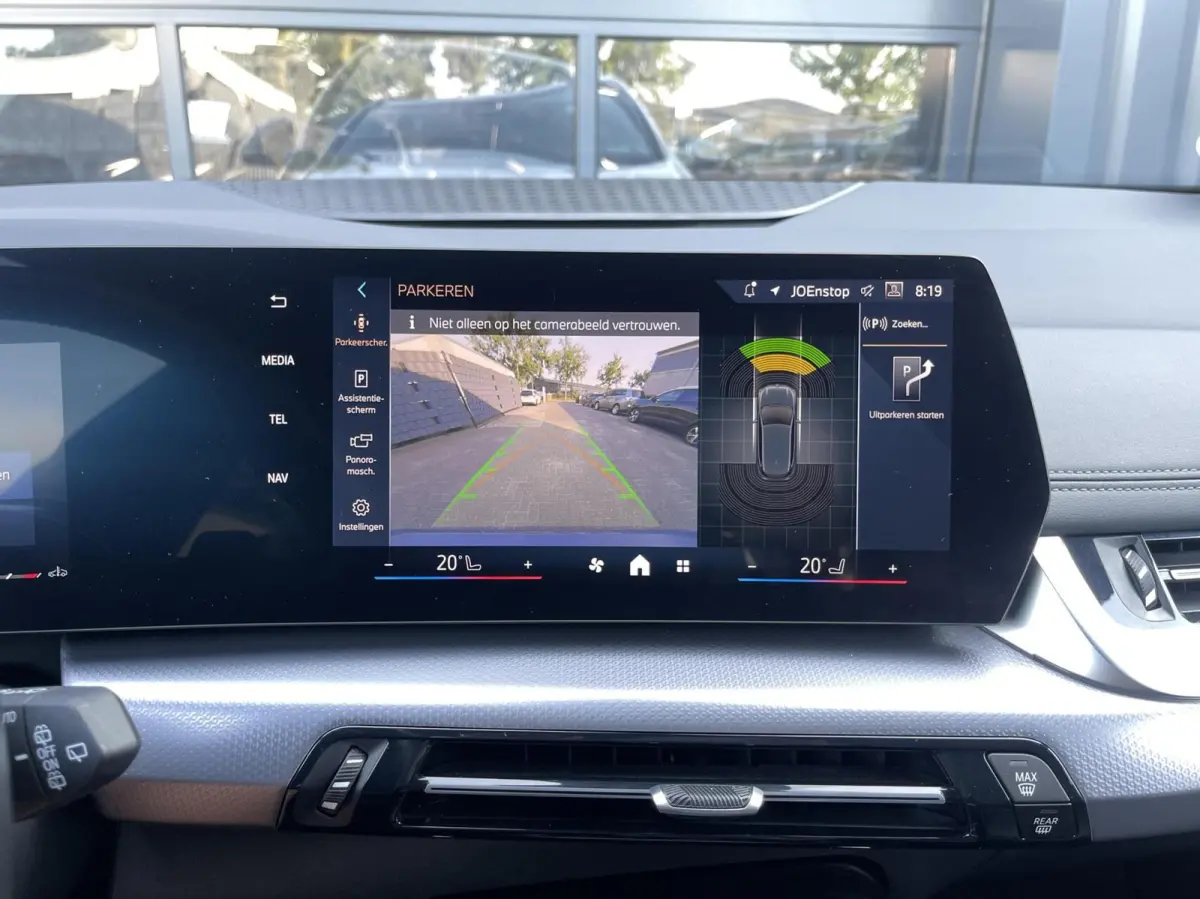 218i M-Pakket CAMERA|LEER|DODEHOEK|STOELVERWARMING|KEYLESS|LED KOPLAMPEN|CARPLAY|ELEKTRISCHE KOFFERKLEP