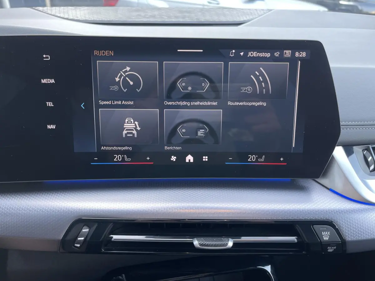 218i M-Pakket CAMERA|LEER|DODEHOEK|STOELVERWARMING|KEYLESS|LED KOPLAMPEN|CARPLAY|ELEKTRISCHE KOFFERKLEP