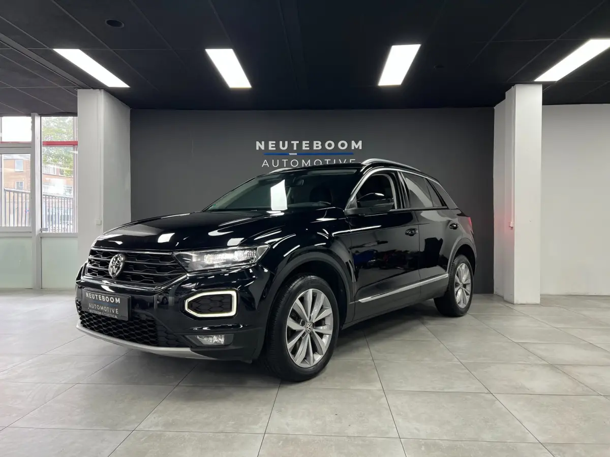 1.0 TSI | ACC | PDC | Camera | Elektr.koffer