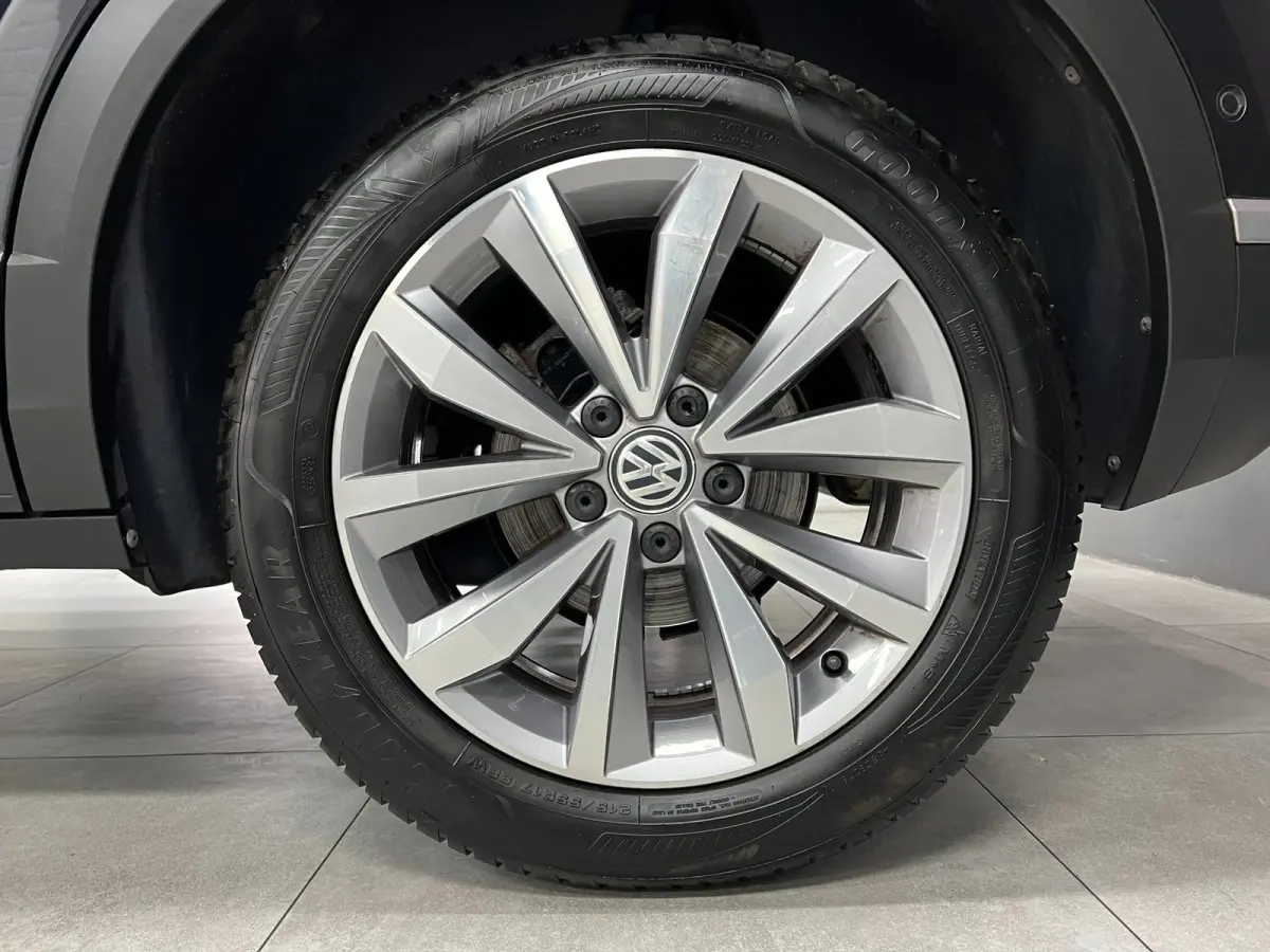 1.0 TSI | ACC | PDC | Camera | Elektr.koffer