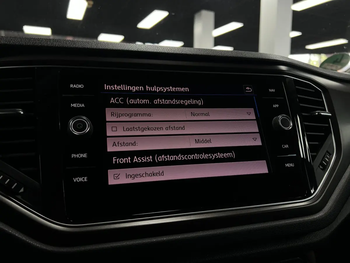 1.0 TSI | ACC | PDC | Camera | Elektr.koffer