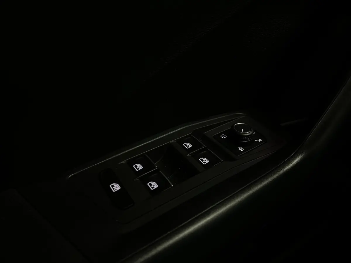 1.0 TSI | ACC | PDC | Camera | Elektr.koffer