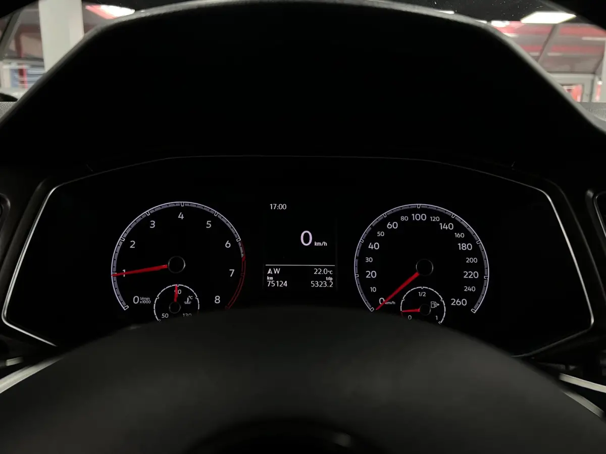 1.0 TSI | ACC | PDC | Camera | Elektr.koffer