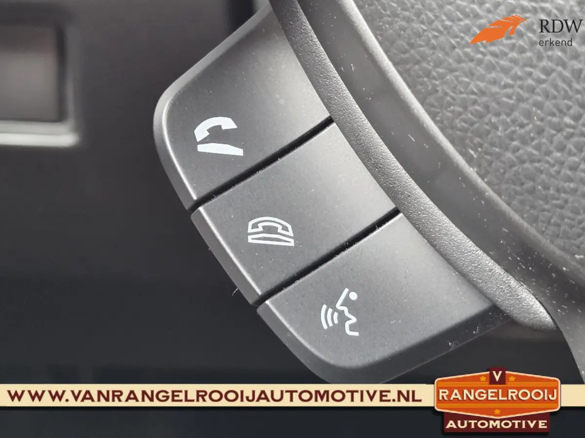 1.2 Select Smart Hybrid, airco, ACC, LED kopl., camera