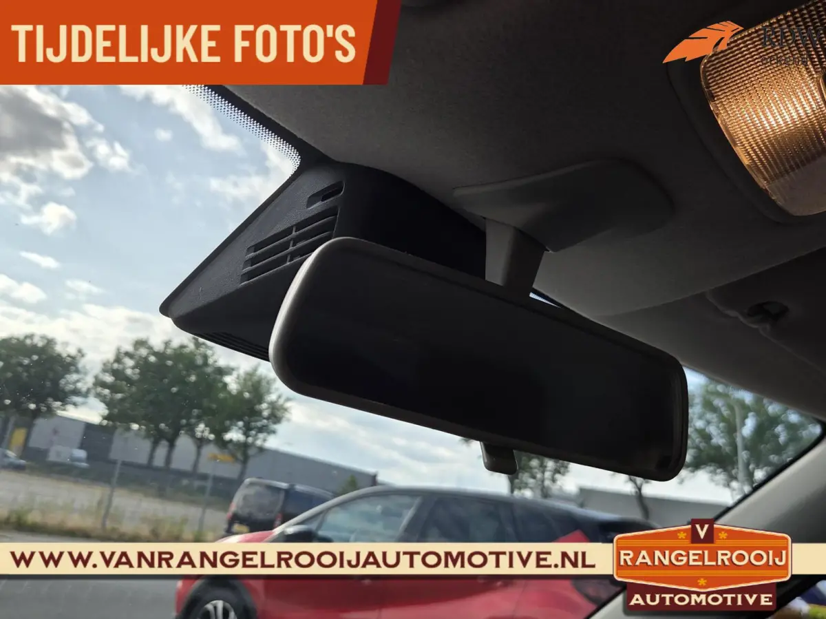 1.2 Select Smart Hybrid, airco, ACC, LED kopl., camera