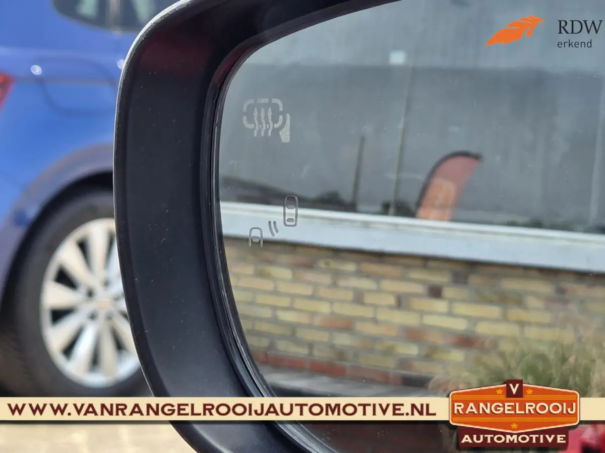 1.2 Select Smart Hybrid, airco, ACC, LED kopl., camera