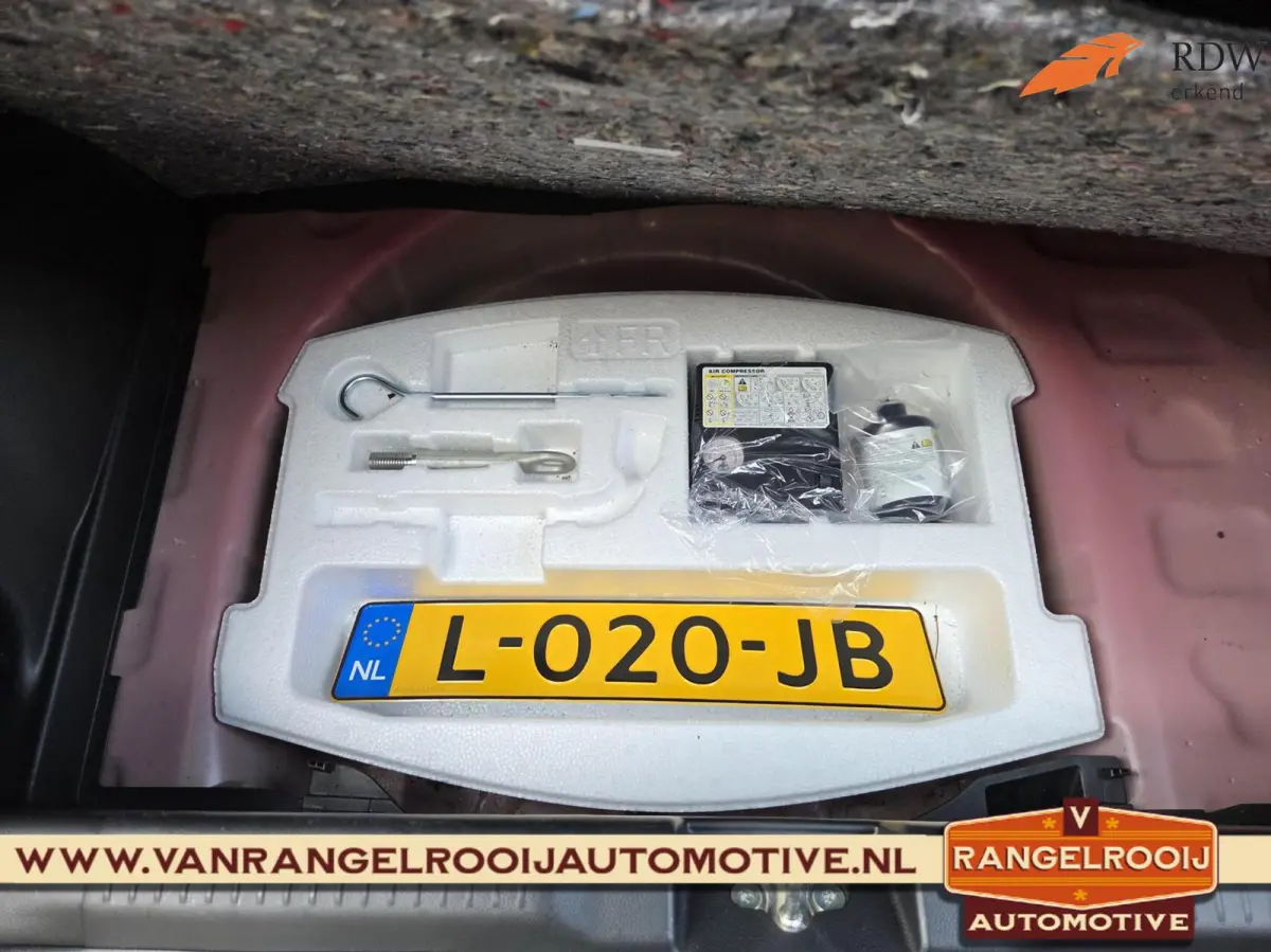 1.2 Select Smart Hybrid, airco, ACC, LED kopl., camera