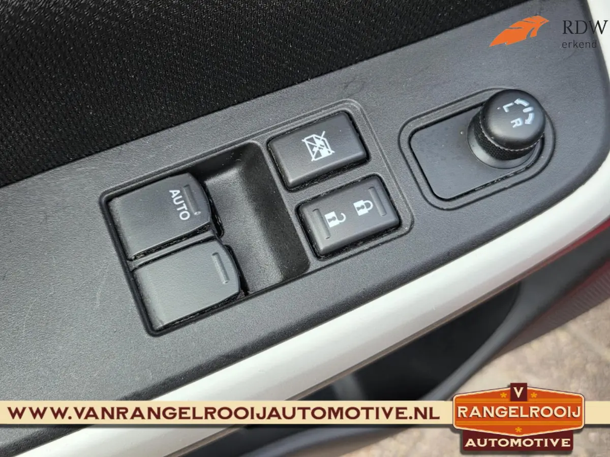 1.2 Select Smart Hybrid, airco, ACC, LED kopl., camera