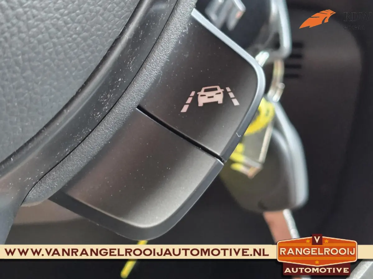 1.2 Select Smart Hybrid, airco, ACC, LED kopl., camera