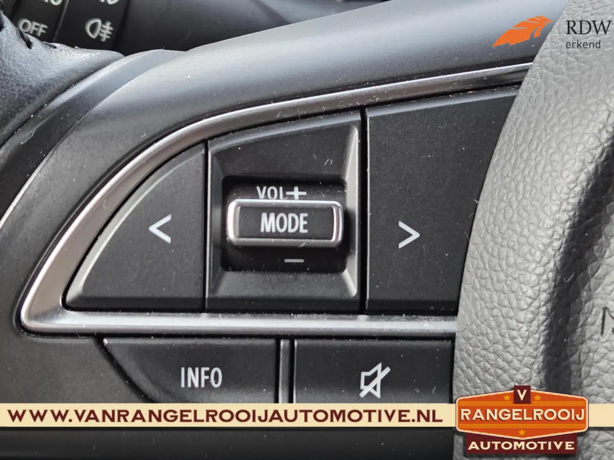 1.2 Select Smart Hybrid, airco, ACC, LED kopl., camera