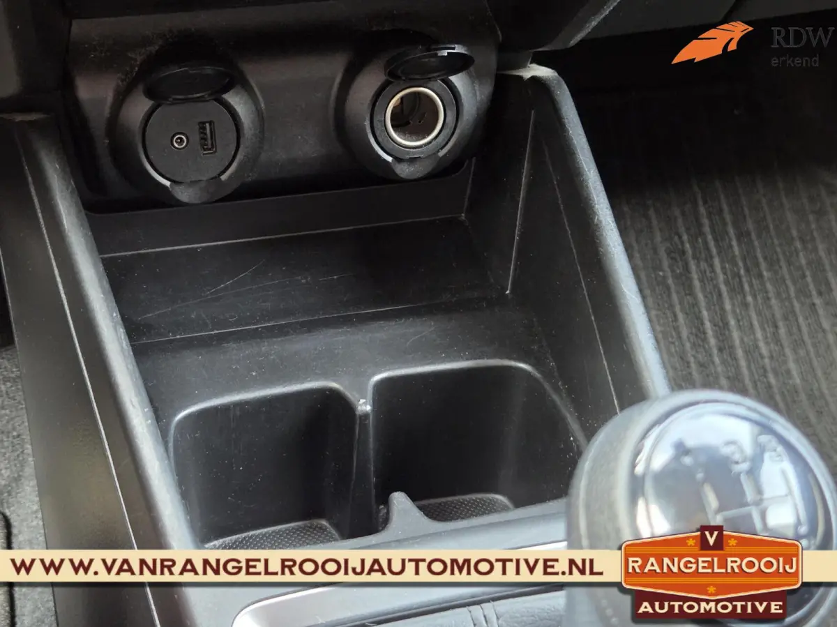 1.2 Select Smart Hybrid, airco, ACC, LED kopl., camera