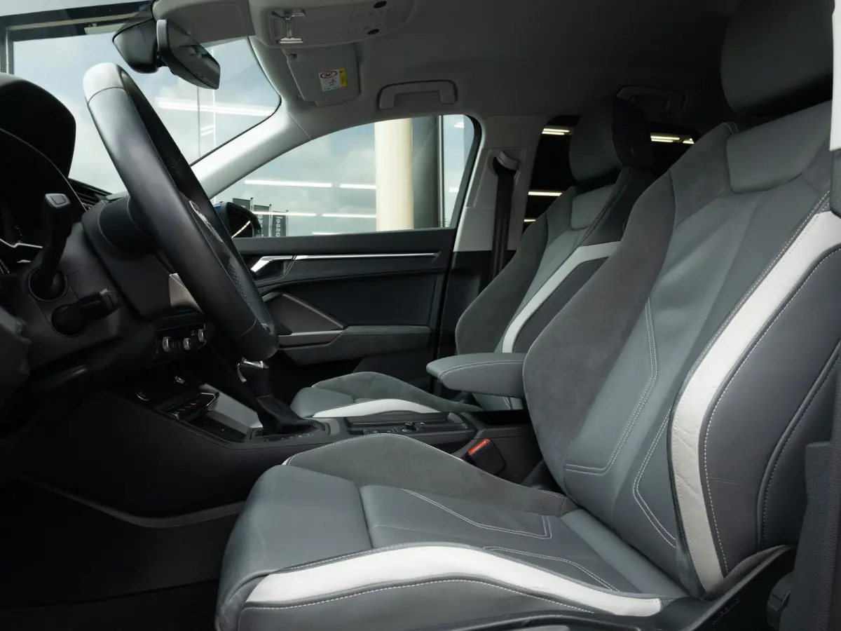 35 TFSI Design Selection|Keyless|20inch|1e eig