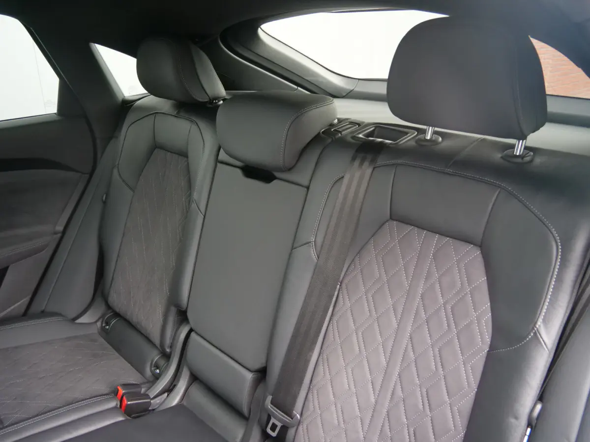 2.0 TFSI 299Pk e-hybrid quattro S edition Apple Carplay / Pano-dak / Adaptive Cruise / 360 Camera