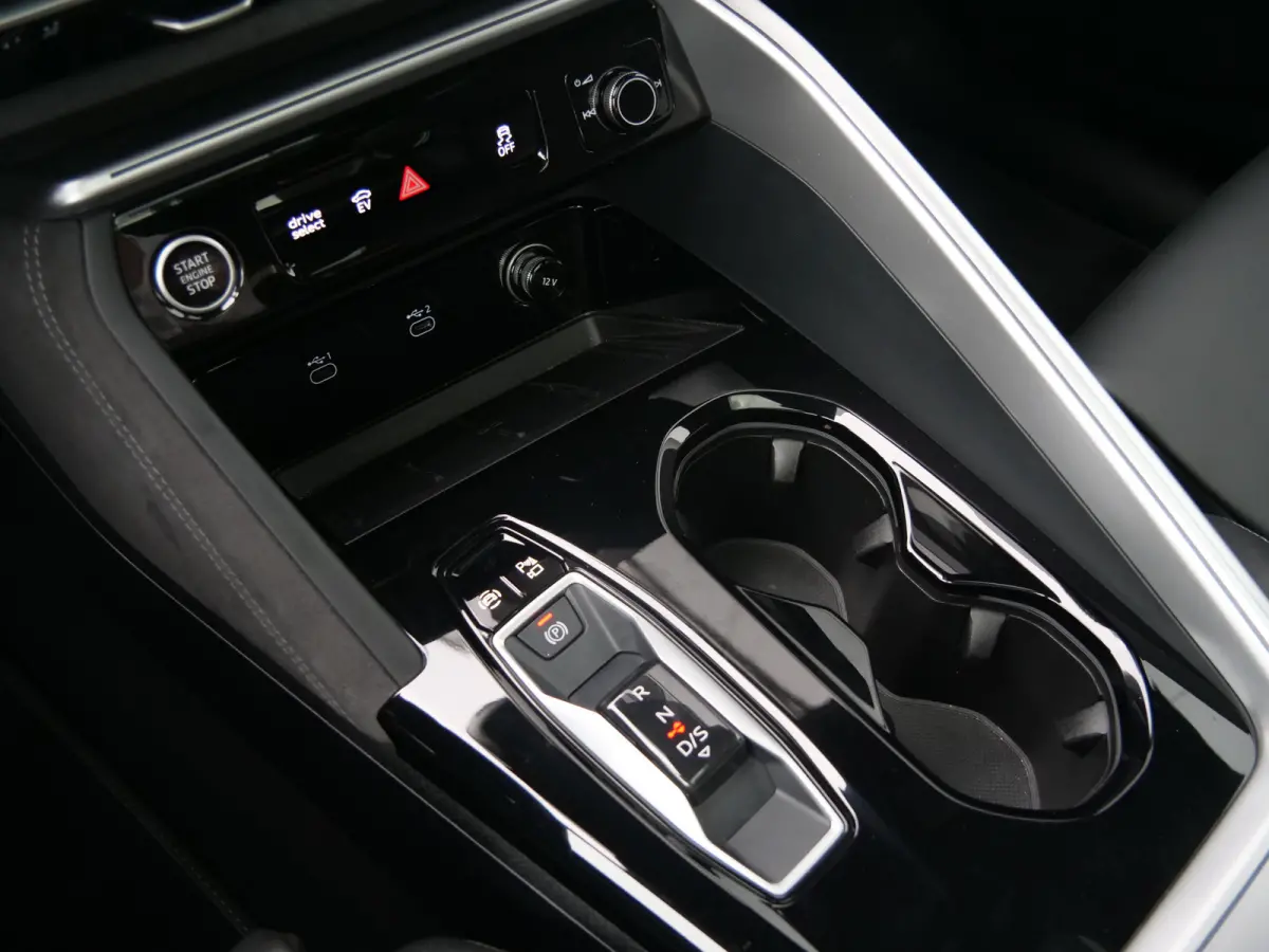 2.0 TFSI 299Pk e-hybrid quattro S edition Apple Carplay / Pano-dak / Adaptive Cruise / 360 Camera