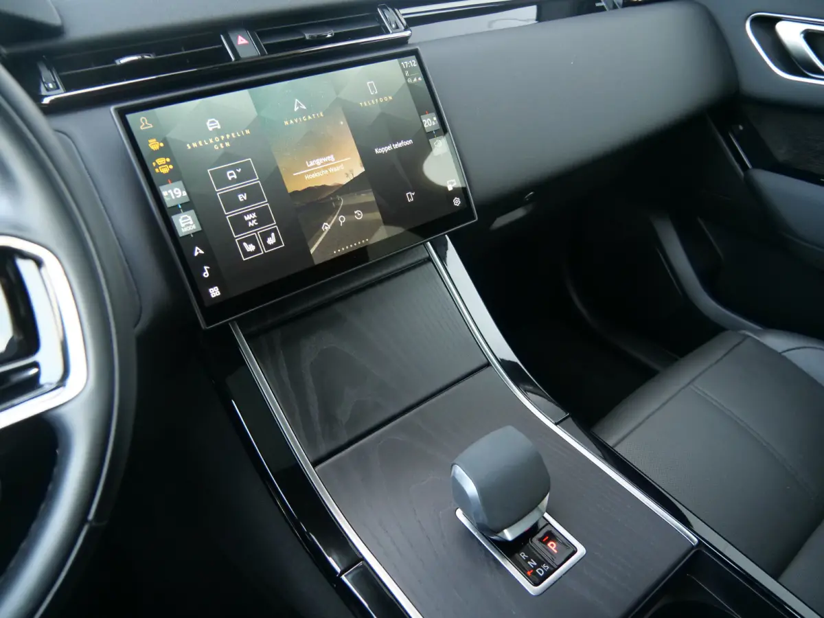 2.0 P400e AWD Dynamic HSE PHEV 404Pk Apple Carplay / Pano-dak / Winterpakket / Adaptive Cruise