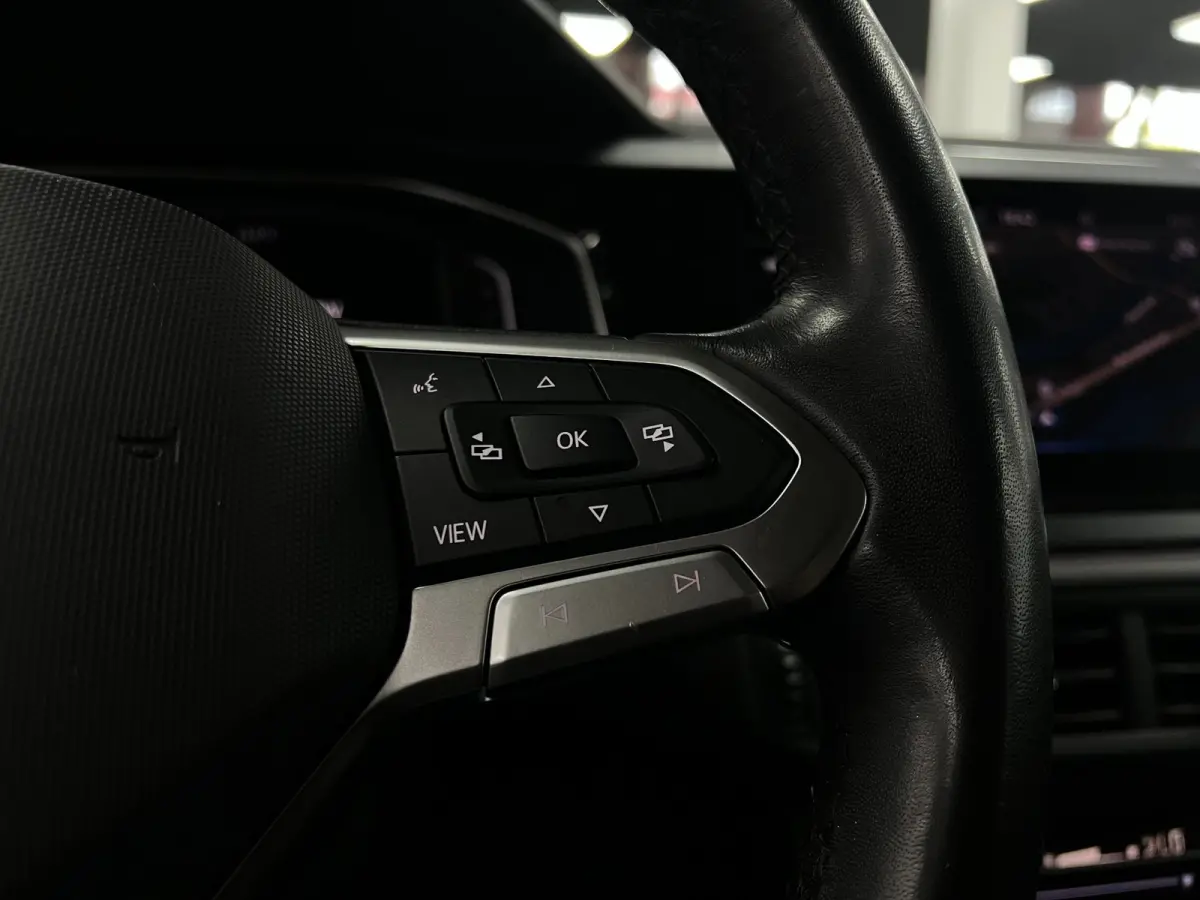 1.0 TSI | IQ-light | Clima | Carplay| Camera