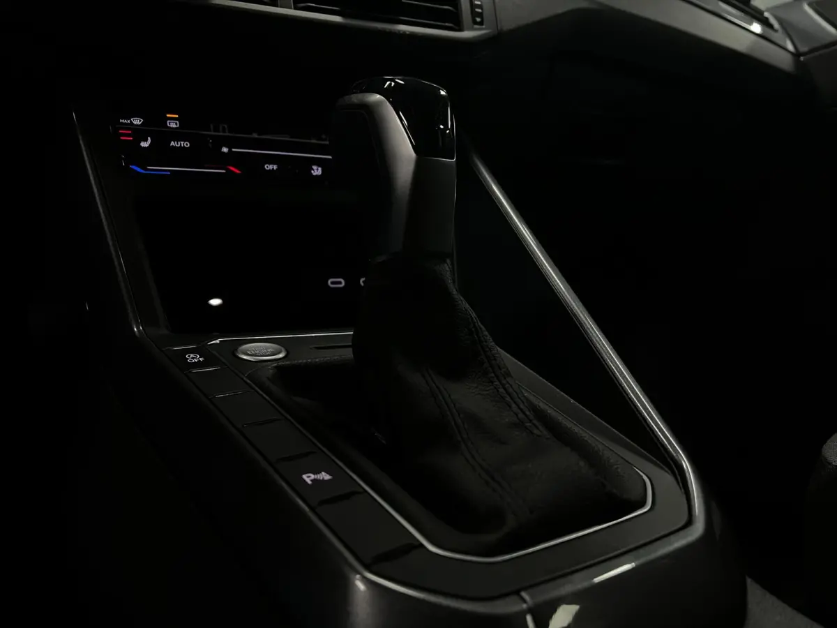 1.0 TSI | IQ-light | Clima | Carplay| Camera