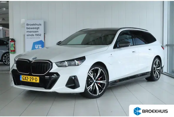 530e M-Sport Pro | SoH 96% | Adapt. Cruise | Carbon | Harman & Kardon | Pano | Trekhaak | Stoelventilatie | Memory | Camera | Carplay | Navi | LED | 20 Inch
