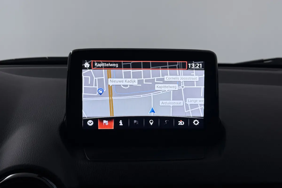 2.0 SkyActiv-G 120 GT-M (TREKHAAK, CAMERA, STOEL/STUURVERWARMING, NAVIGATIE, SENSOREN, TREKHAAK, CRUISE ADAPTIEF)