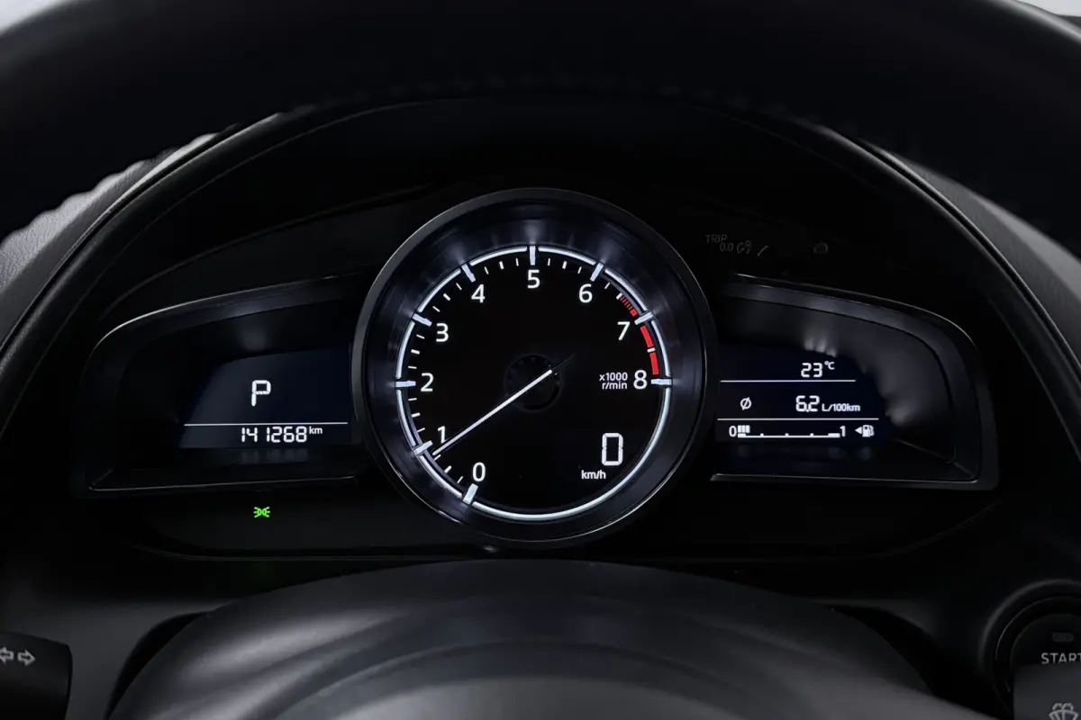 2.0 SkyActiv-G 120 GT-M (TREKHAAK, CAMERA, STOEL/STUURVERWARMING, NAVIGATIE, SENSOREN, TREKHAAK, CRUISE ADAPTIEF)
